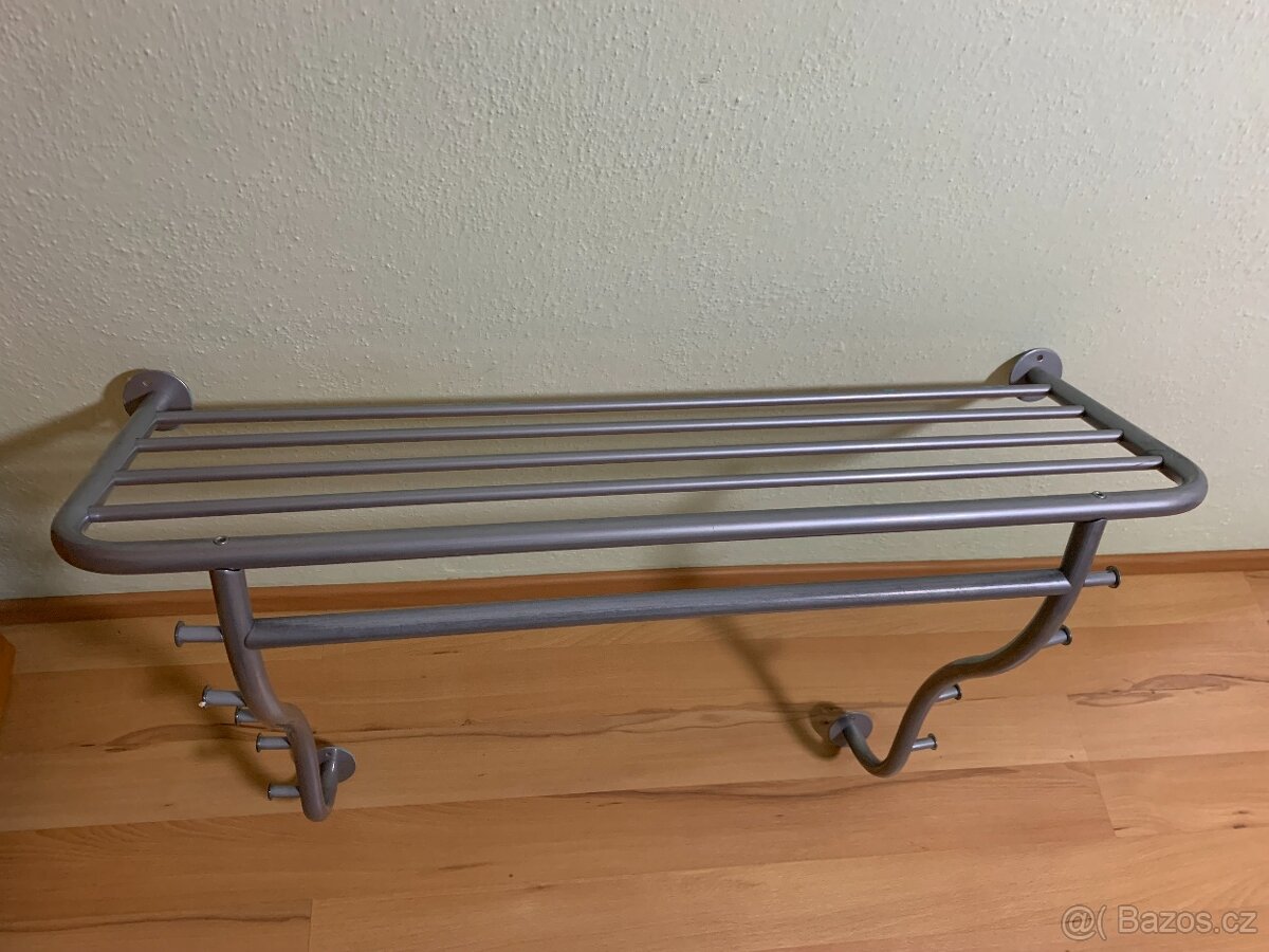 Věšák předsíň, menší věšák