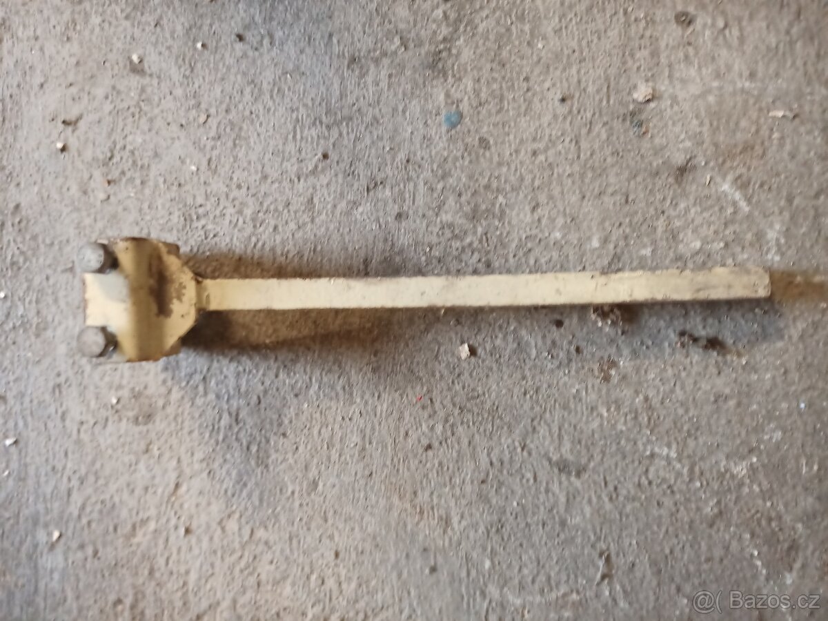 Tyč vodícího kola