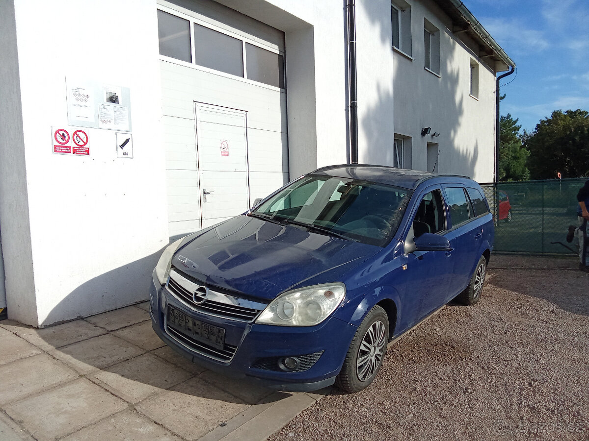Opel Astra H caravan 1,4 16V - náhradní díly