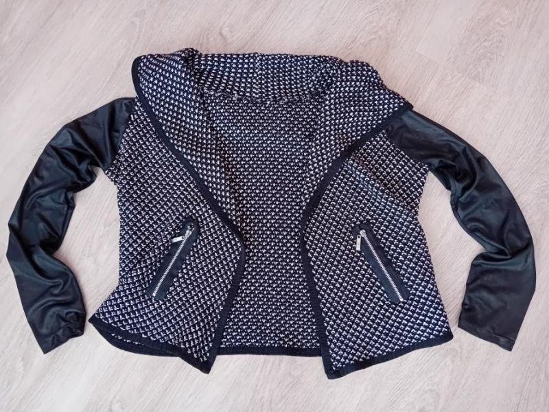 DÁMSKÝ HEZKÝ KABÁTKOVÝ SVETŘÍK - vel.L