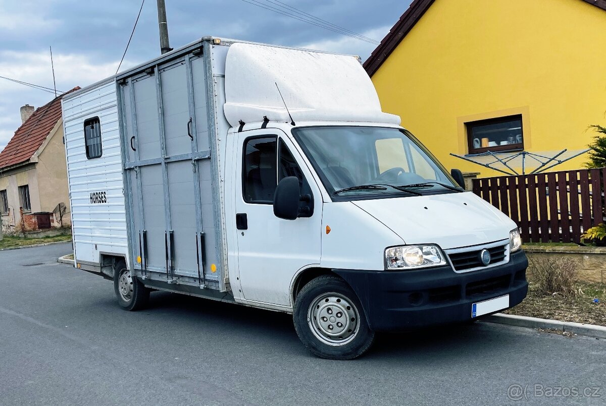 Autopřepravník pro koně, kamera, vzduchový podvozek, nová TK