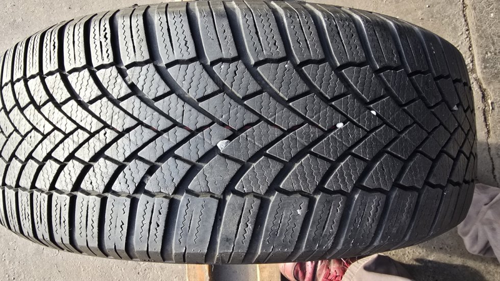 Zimní pneumatika 205/55/16 Bridgestone