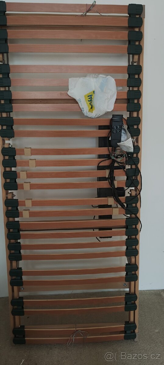 Lamelový rošt s motorem