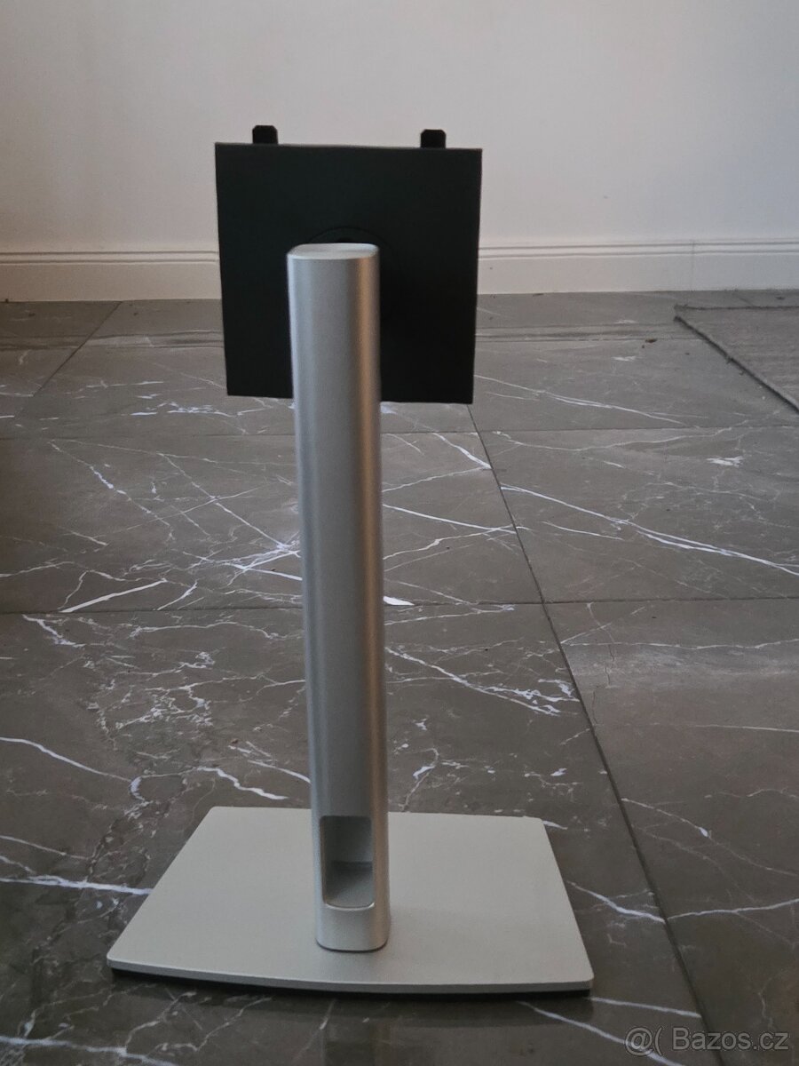 Stojan k Dell P2423DE