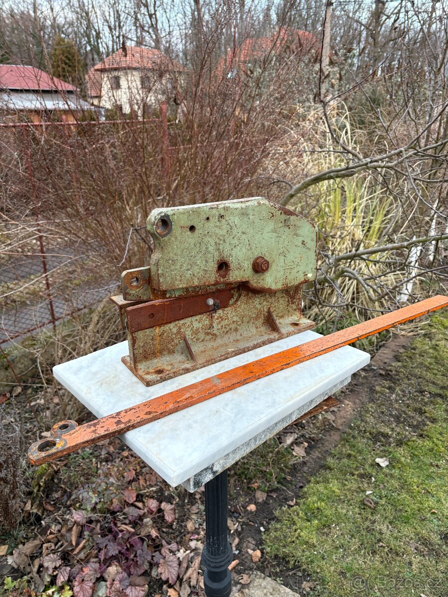 Pákové nůžky na plech