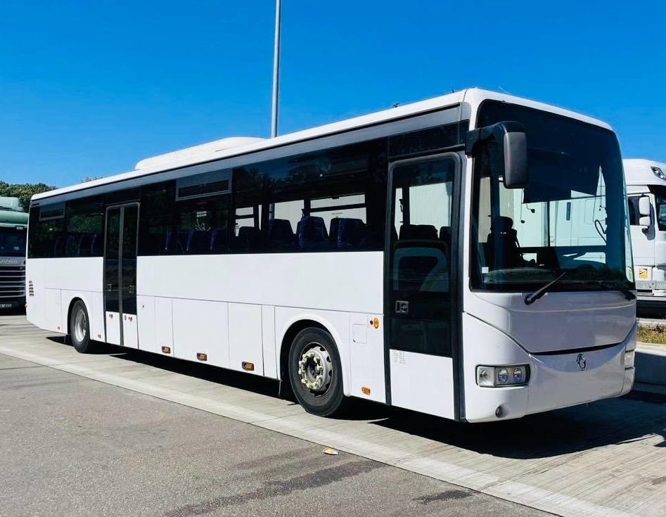 2x identický Irisbus Crossway 62míst