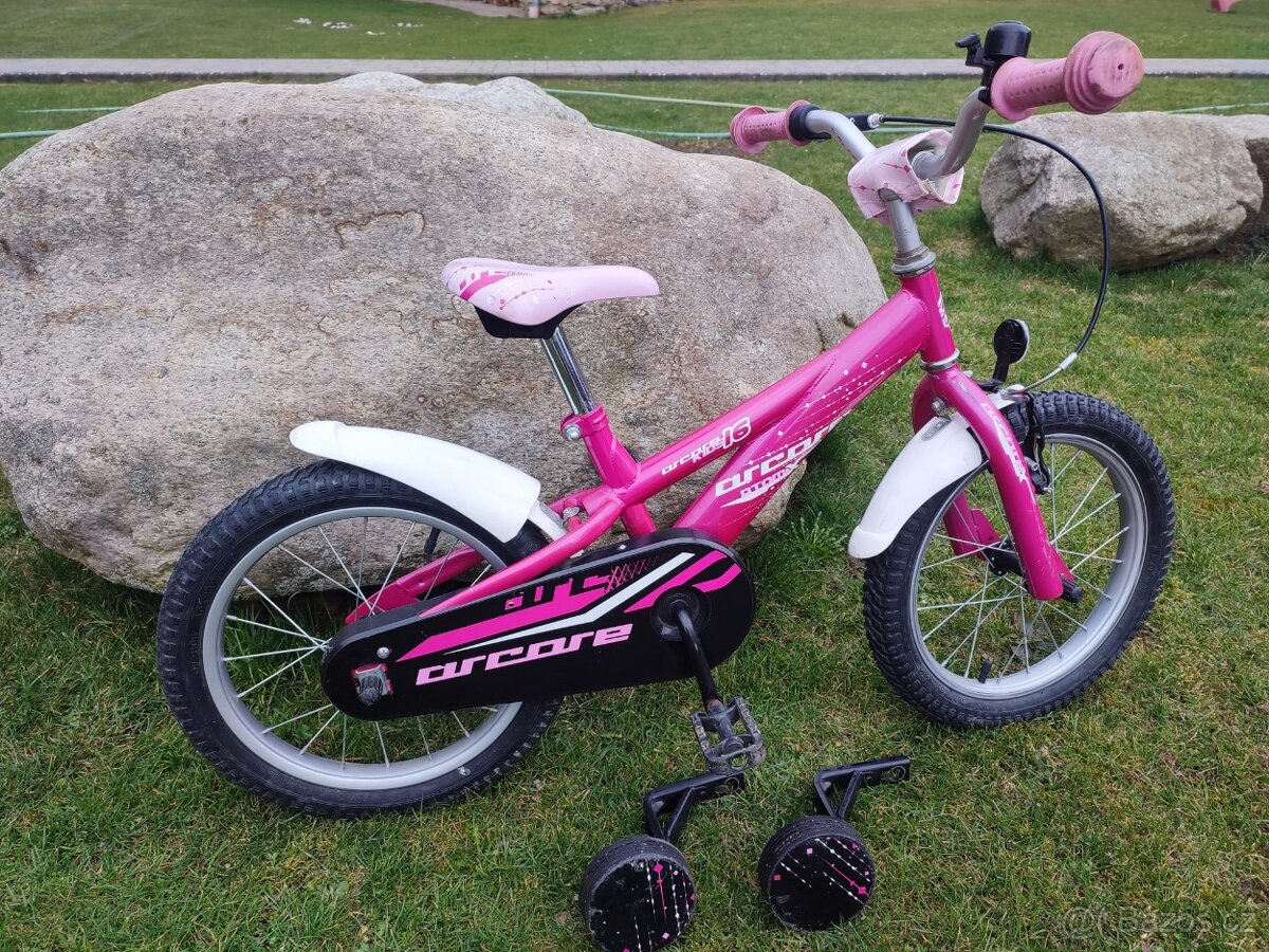 Dívčí kolo vel. 16