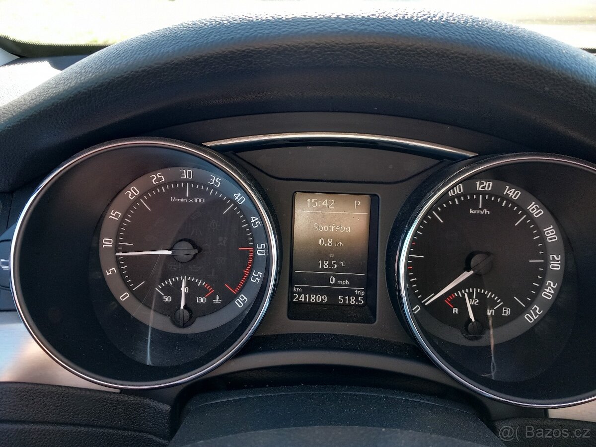 Škoda superb 2.0 tdi, 2014, automat