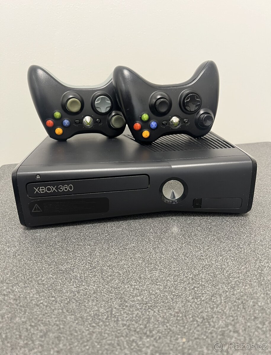 Xbox 360 250GB+ 2x ovladač, kinect