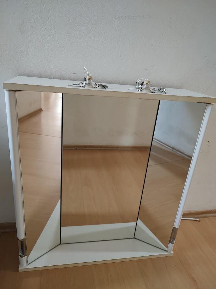 Daruji zrcadlo do koupelny s osvětlením