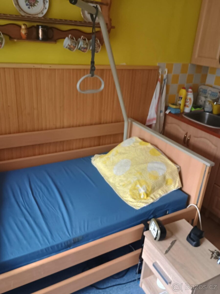 Elektrická polohovací postel