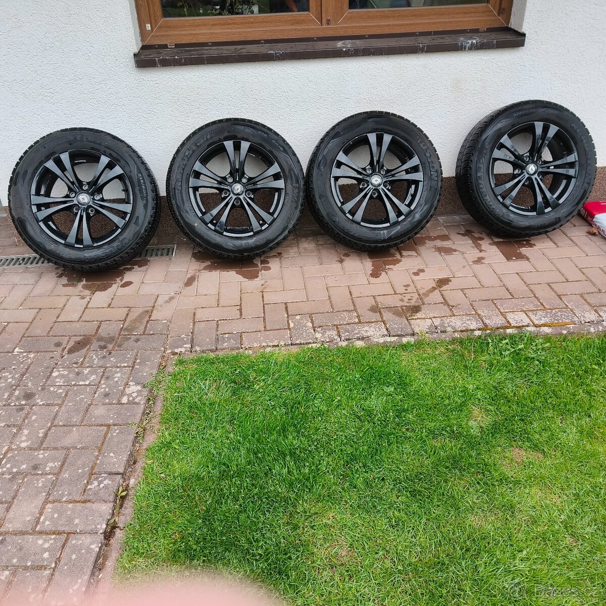 4 zimní pneu s ALU disky R16