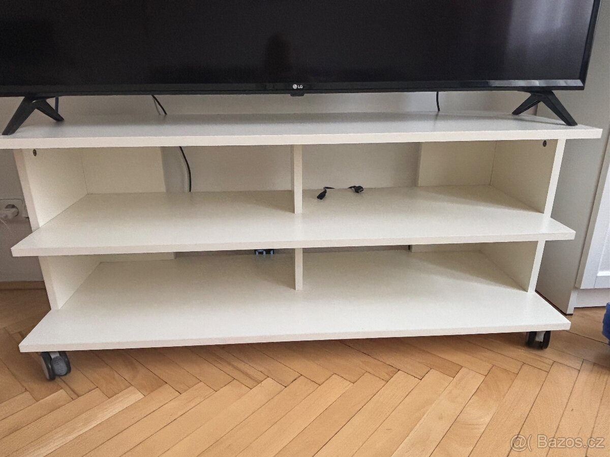 IKEA Bennu TV stolek na kolečkách - bílý