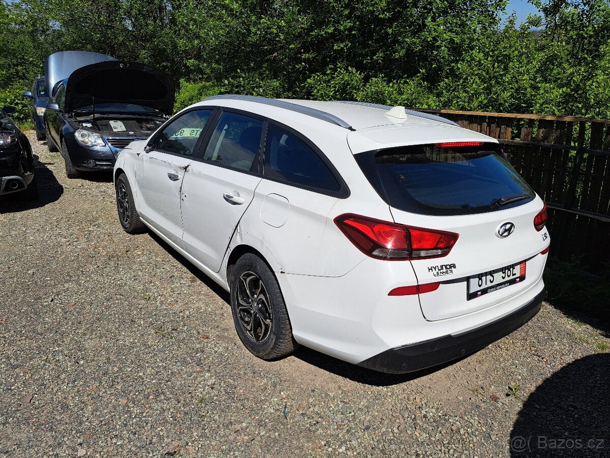 Hyundai i30 1.6 crdi  r.v 2018 havarovane pojizdne