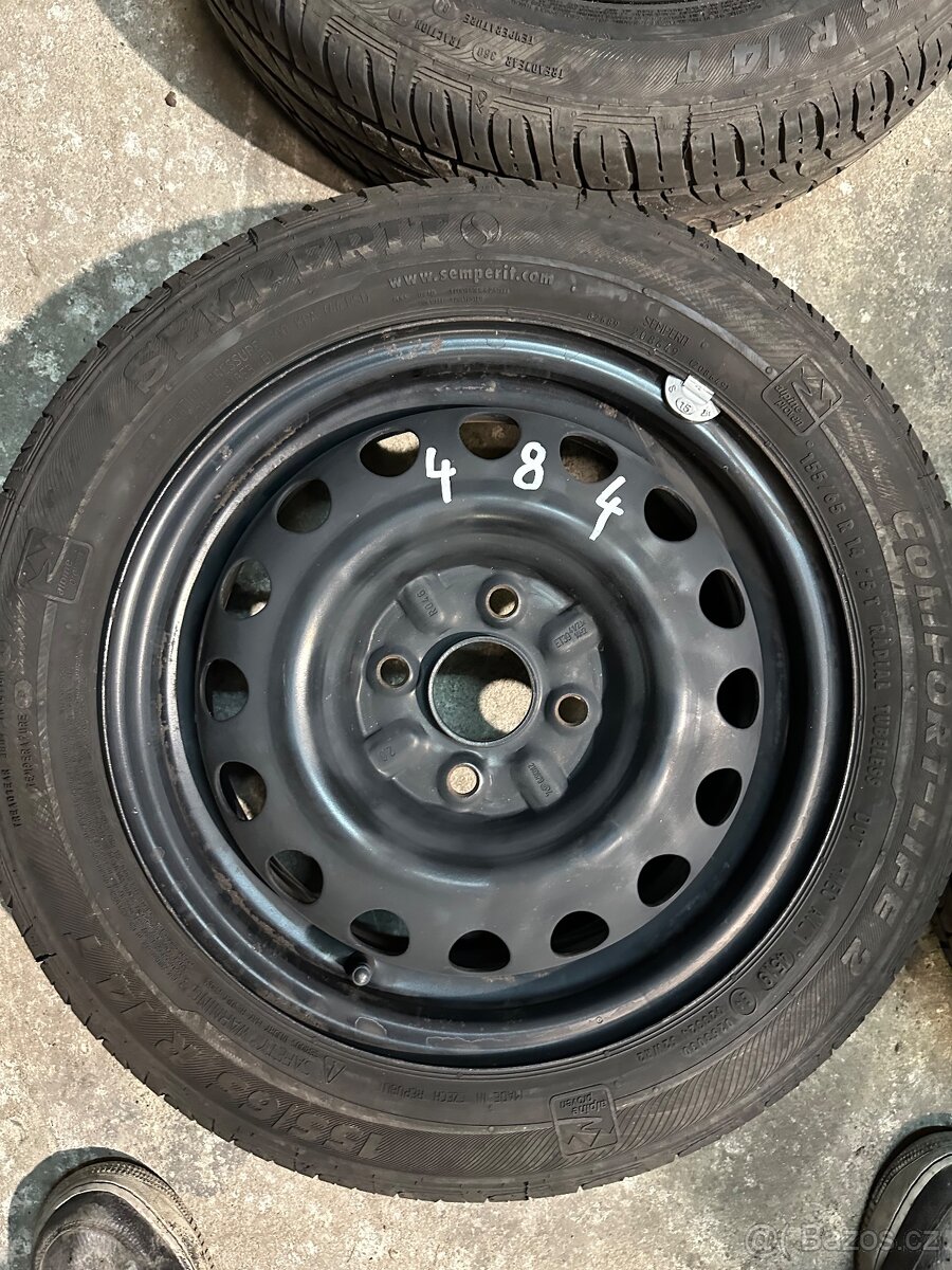 484 letní kola na Citroen C1, Toyota AY60, Peugeot 107