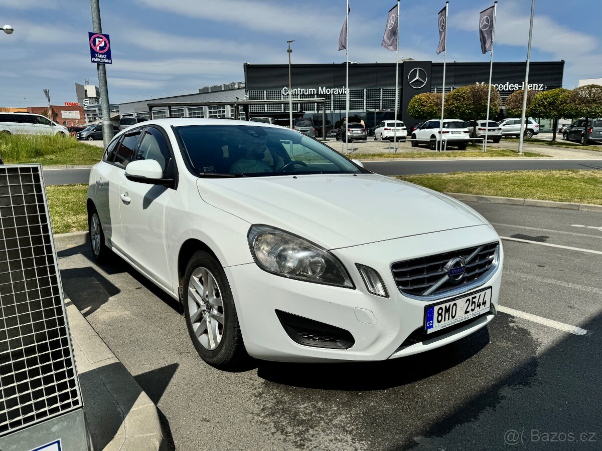 VOLVO V60 2.0 2011