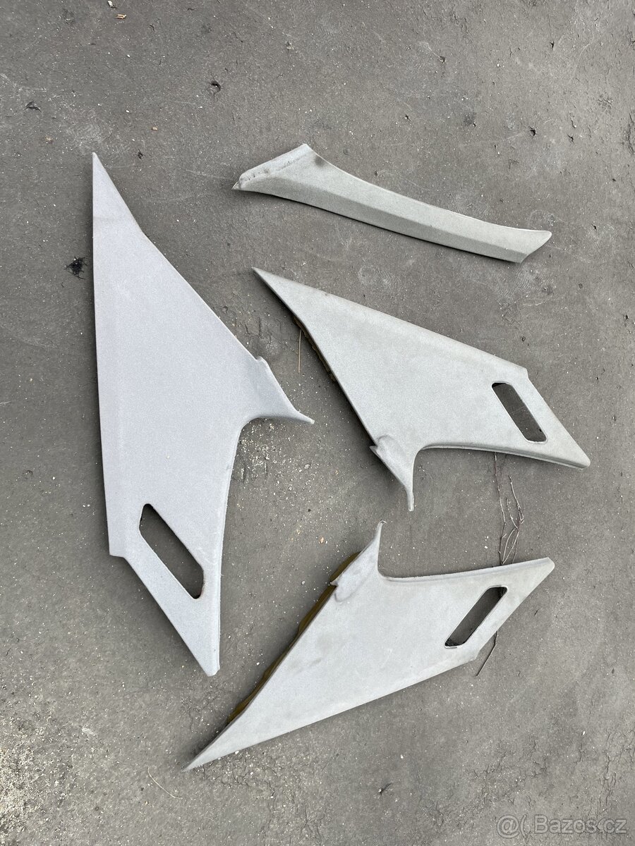 Bmw e34 tapecirung sloupky