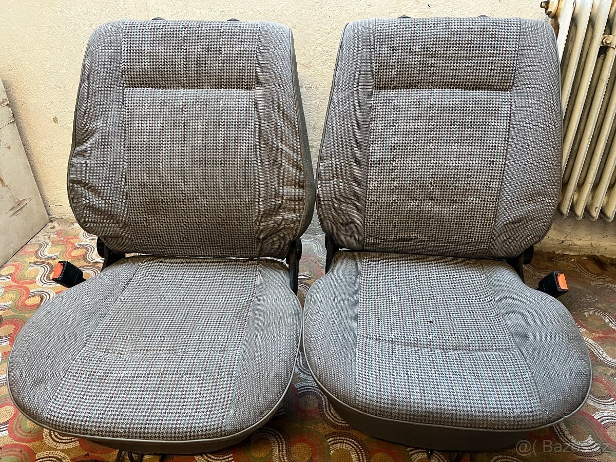 Sedačky + tapce Vw golf mk2 5dv
