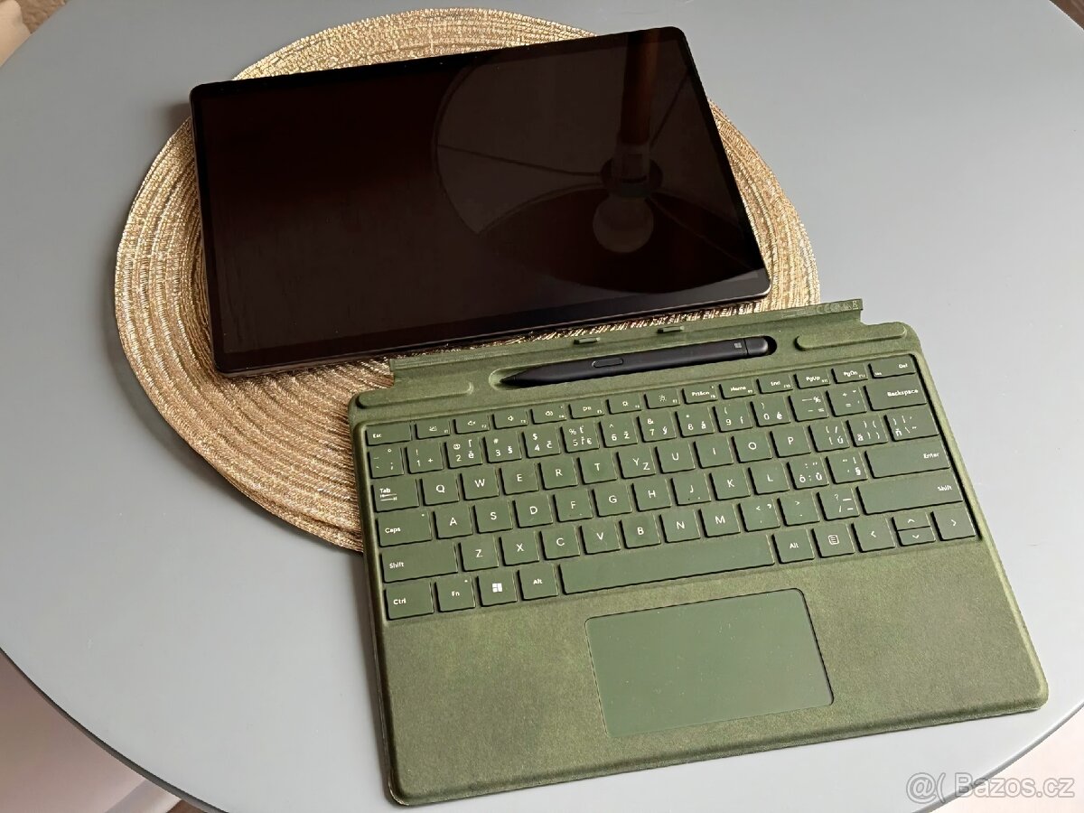 Microsoft Surface 8 Pro I5, 8GB RAM, 256 GB/klávesnice/pen