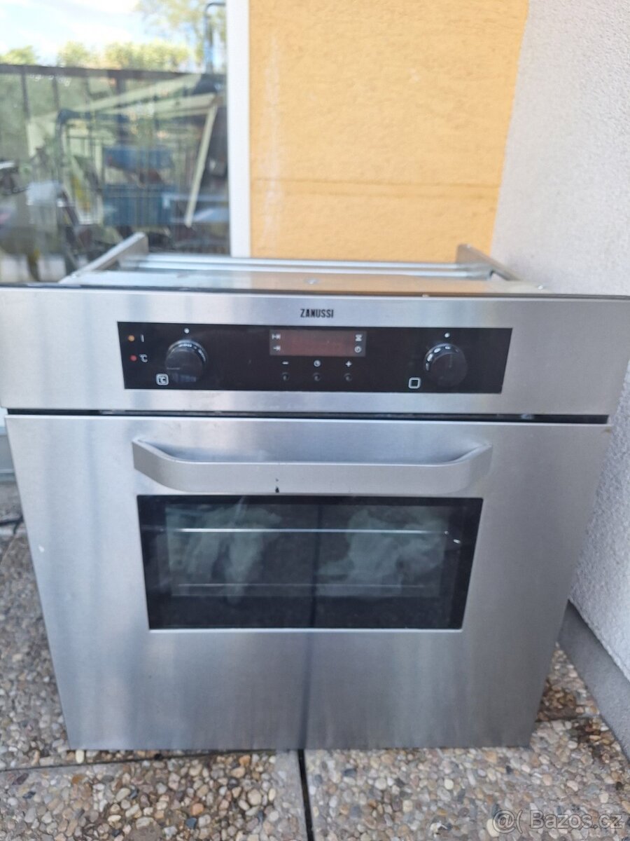 Vystavna trouba Zanussi