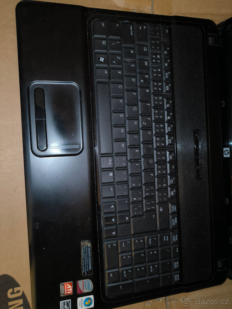 Notebooky - display s šasí a klávesnicí na ND