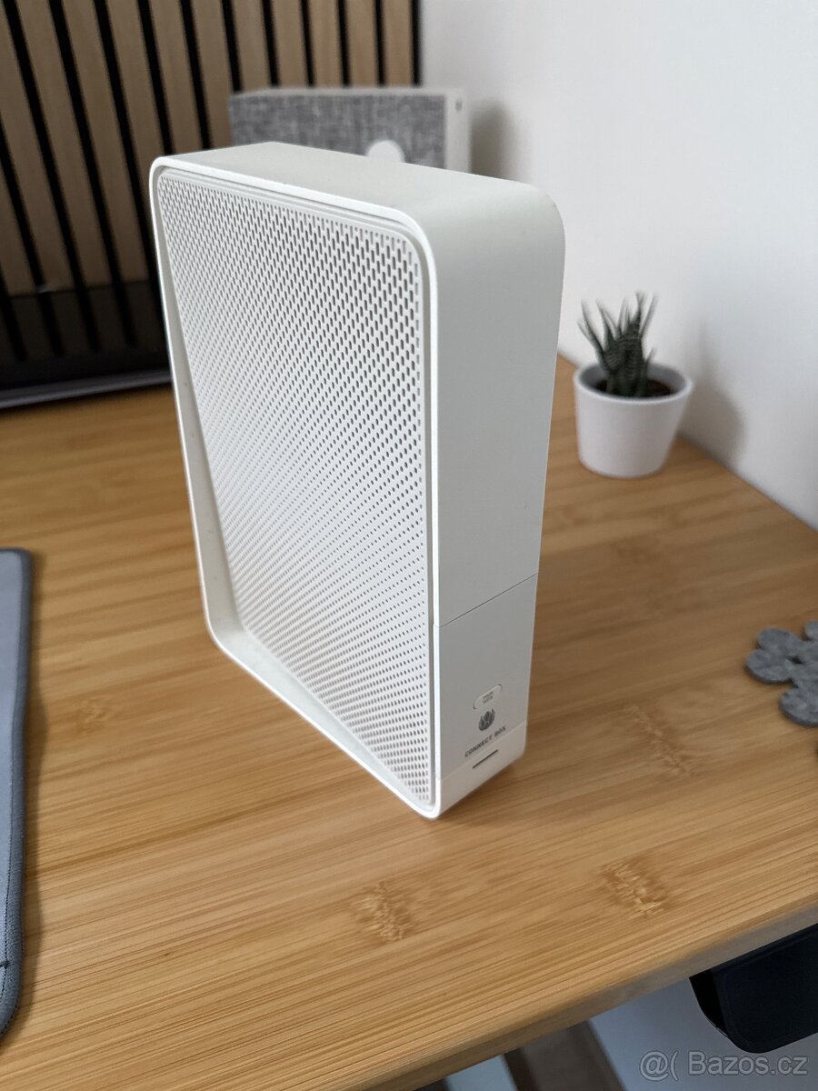 Wi-Fi router UPC CH7465LG-LC