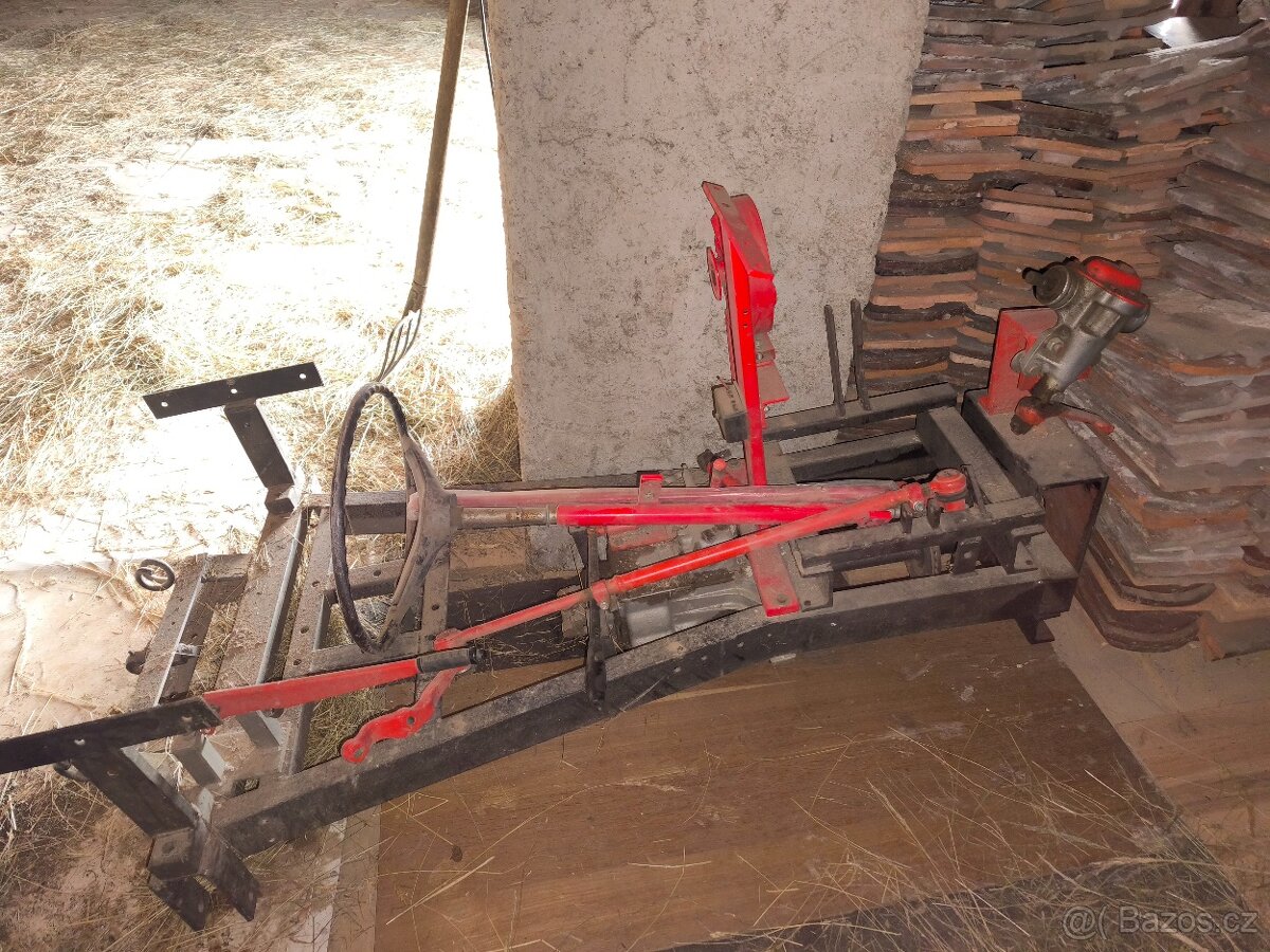 Náprava na trakturek