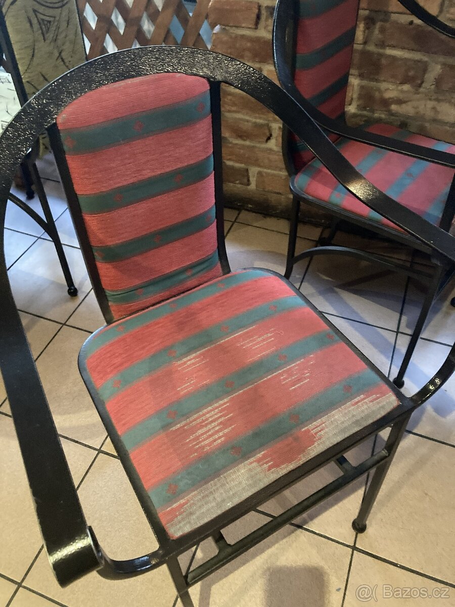 Prodám židle do restaurace cca 20ks