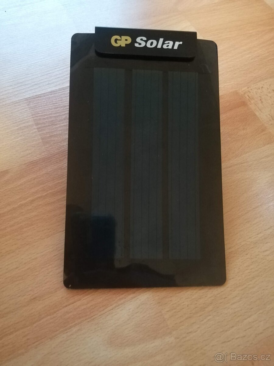 Solární nabíječka GP Solar