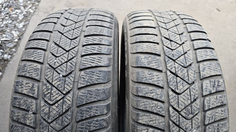 Zimní pneu 205/55/17 Pirelli