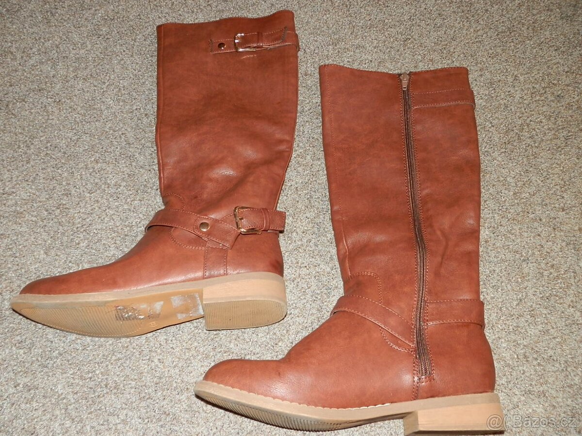 Hnědé kozačky vel.38