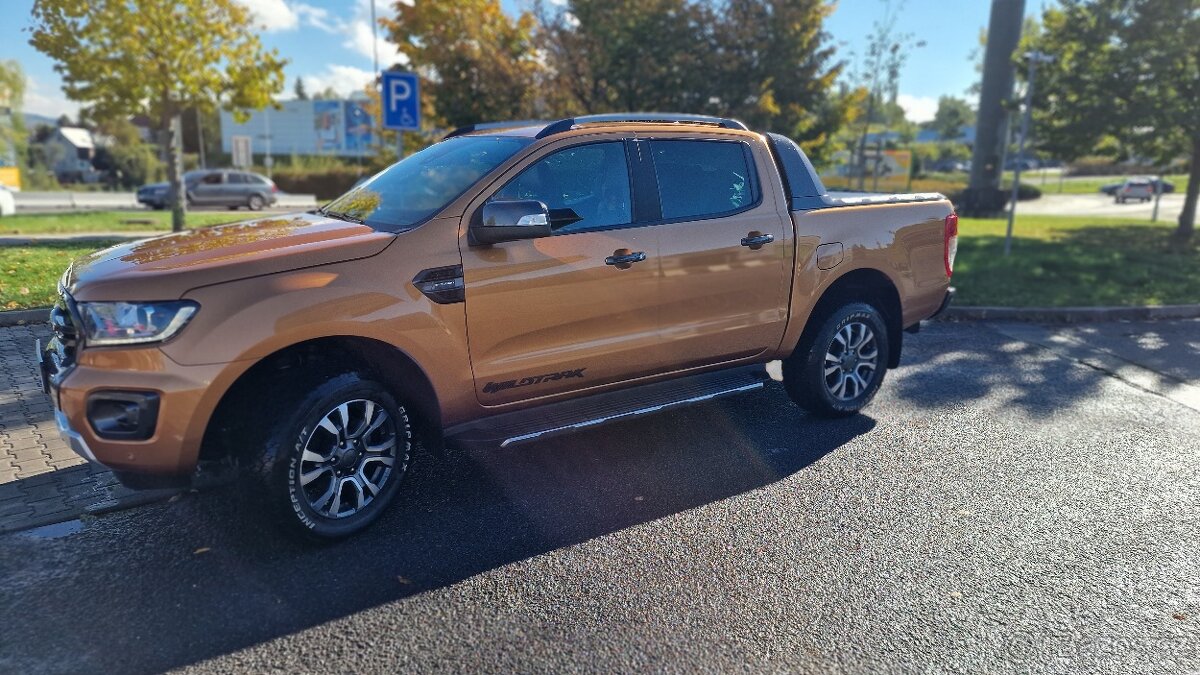 Ford Ranger WildTrak Oranzový