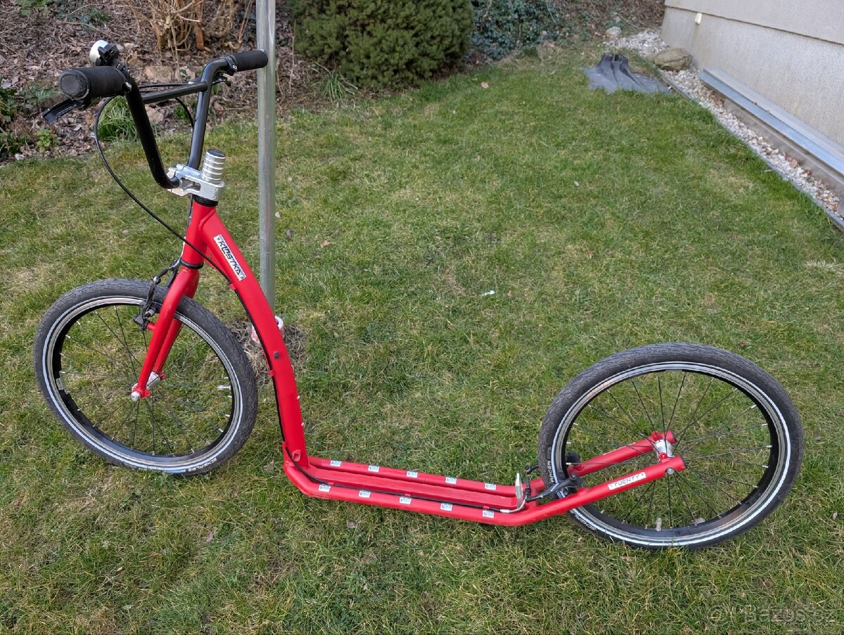 Koloběžka KOSTKA Koloběžka Kostka Twenty Max (G6) Ferrary
