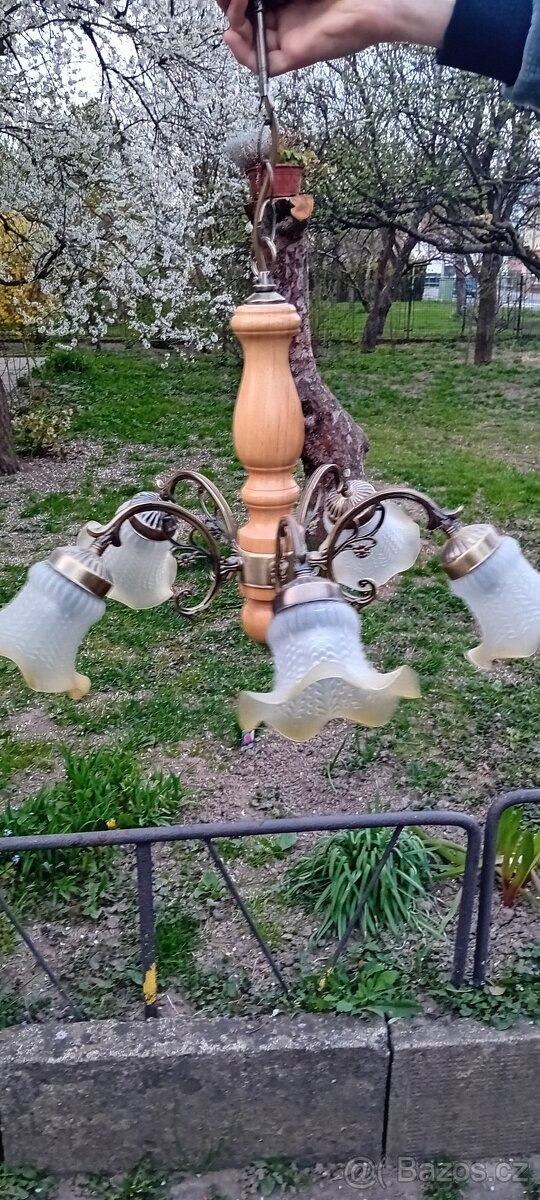 Prodám rustikální lustr
