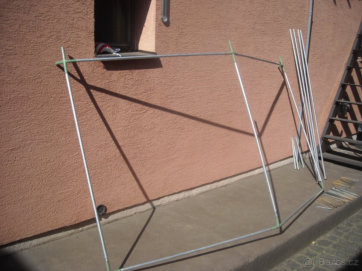 Přístřešek