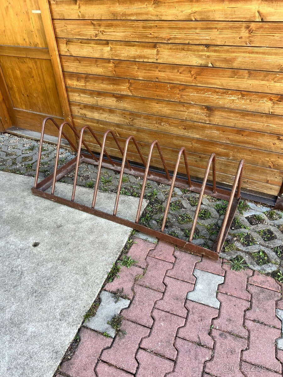 Stojan na kola