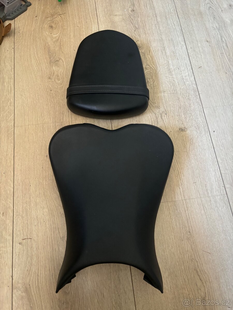 Predni a zadni sedlo na Suzuki Gsxr 600 750 06-07