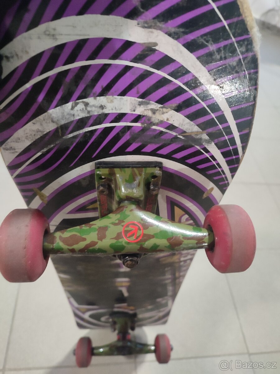 Skateboard