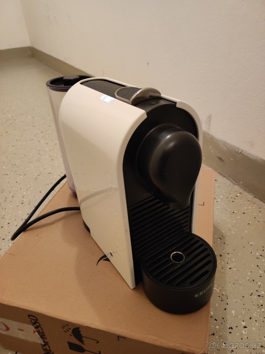 Prodám kávovar na kapsle Nespresso Krups