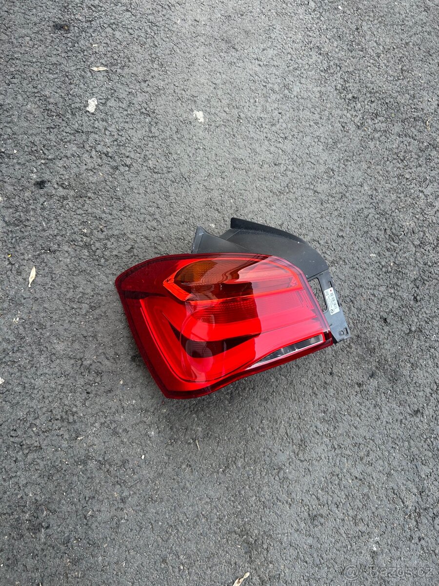 BMW 1 F20 F21 lci levá zadní lampa světlo do blatníku