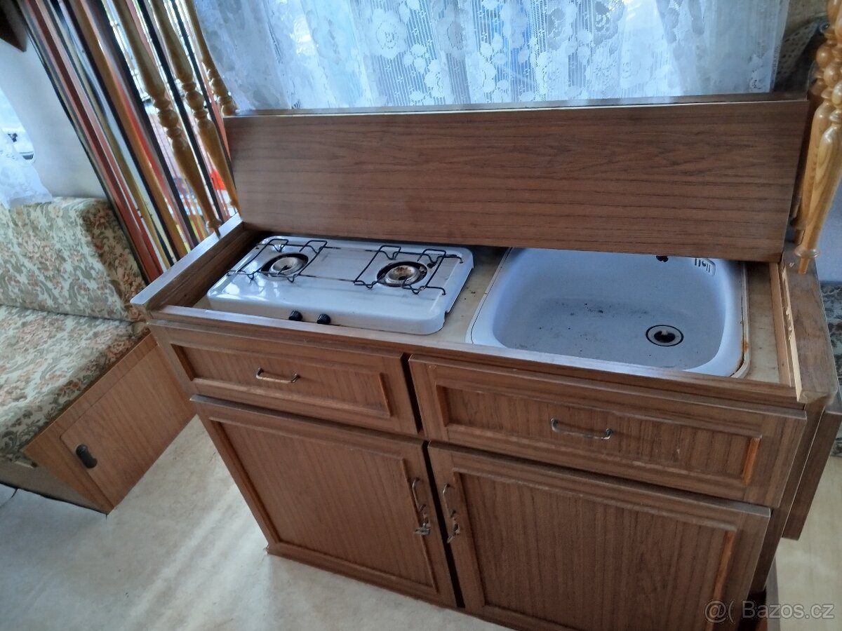 Obytný karavan