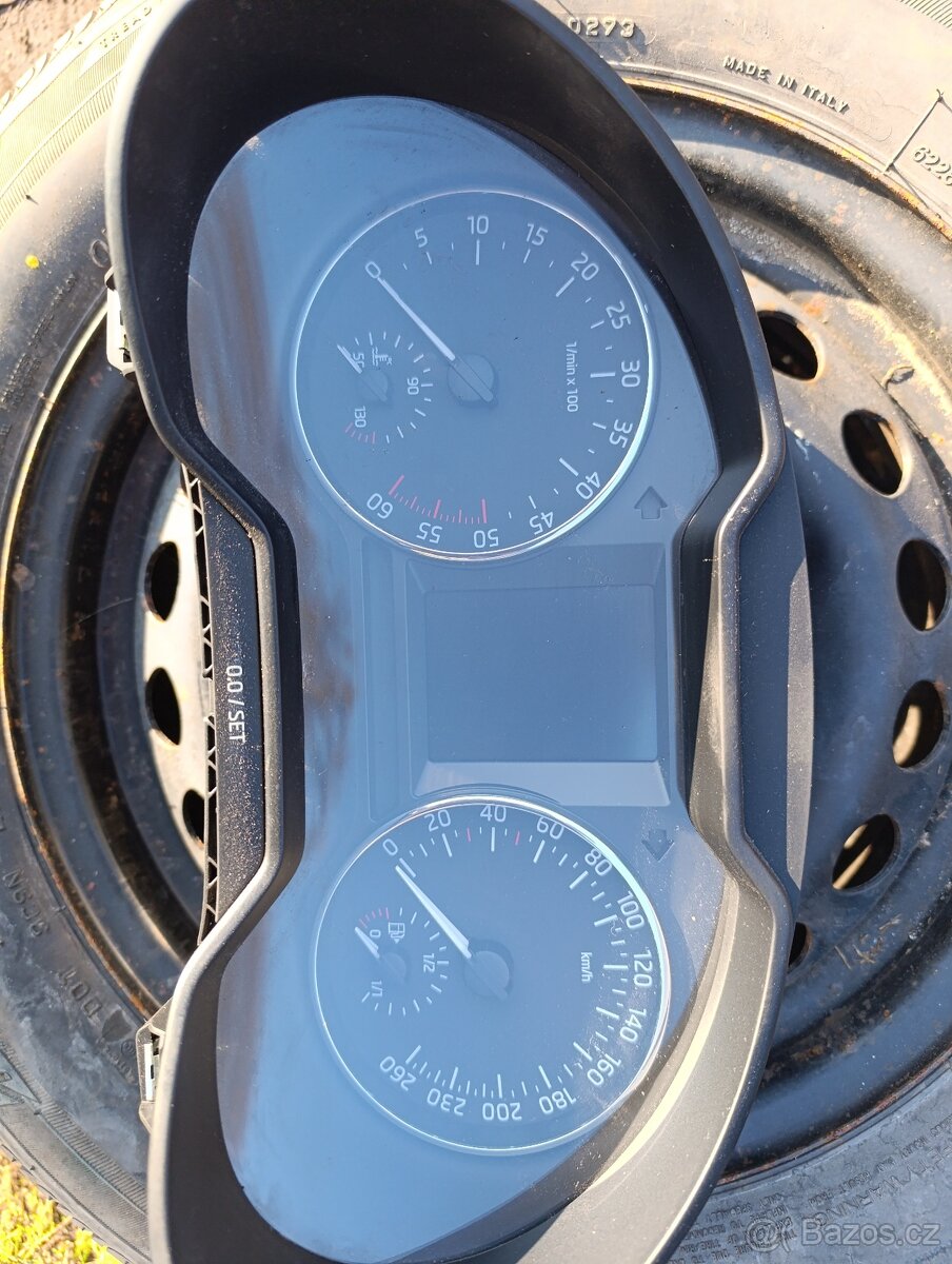Budíky Octavia 3 1.6tdi