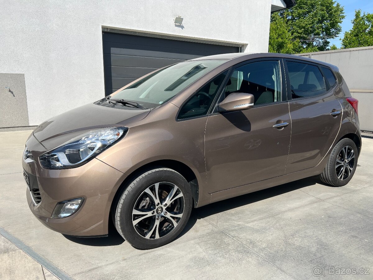 HYUNDAI ix20 1.6i 92 KW PDC TEMPOMAT VYHŘ.SEDADLA 2xALU KOLA
