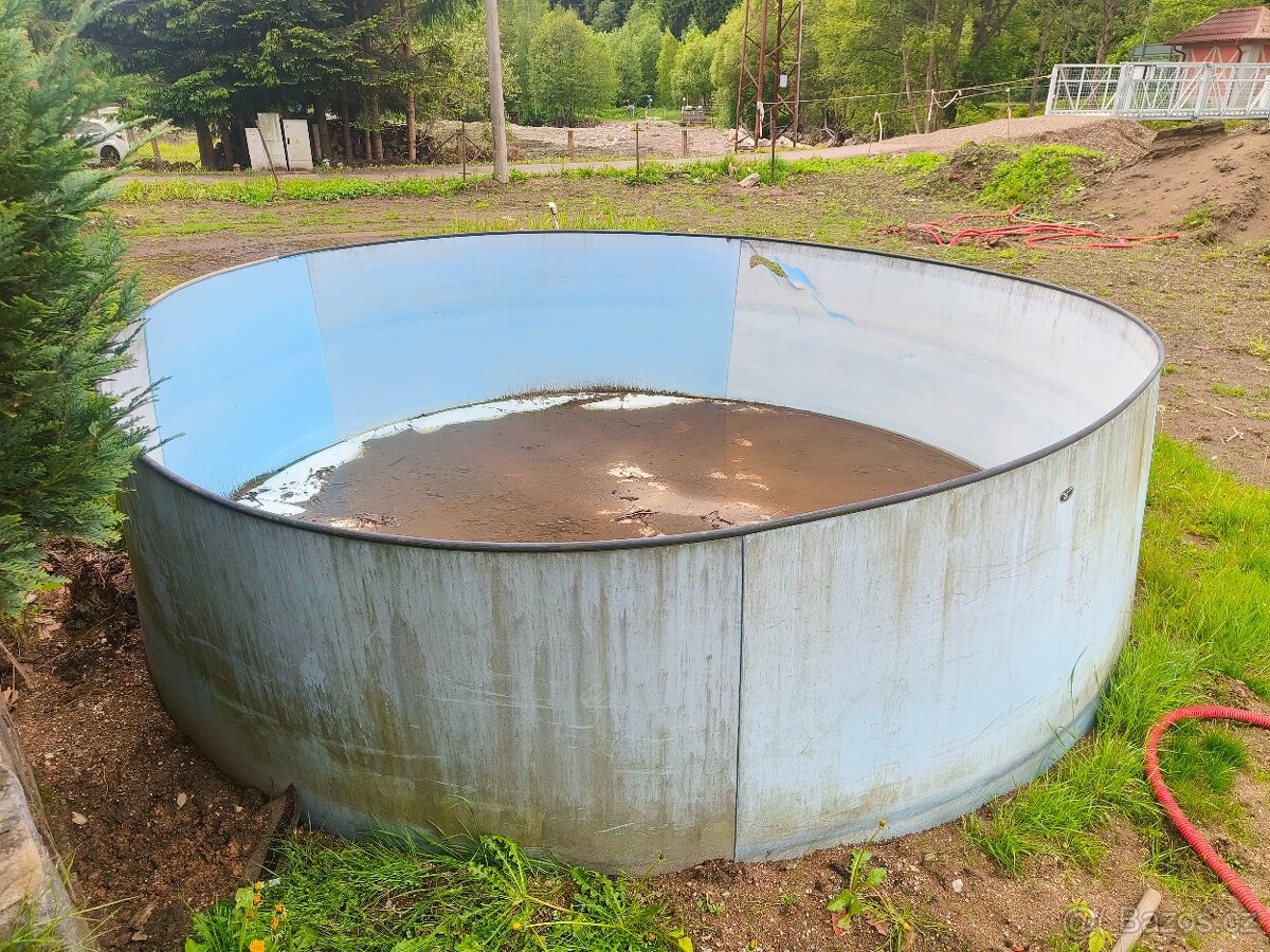 Pevný plastový svařovaný bazén