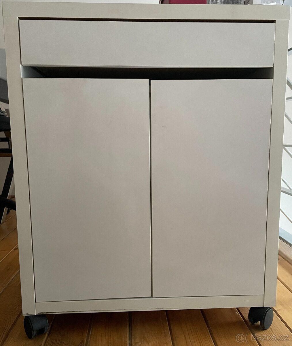 Bílá komoda / skříňka s dvířky a šuplíkem IKEA