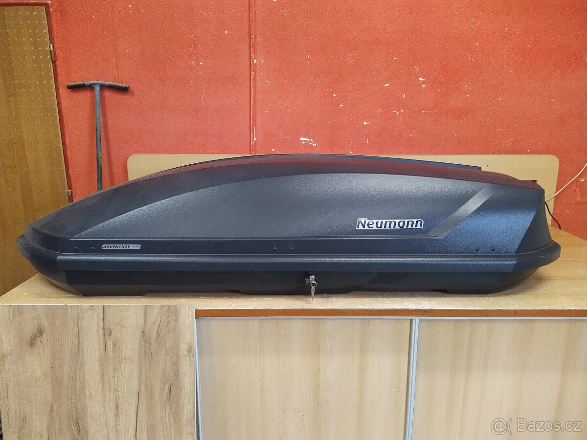 Box na střechu/rakev Neumann