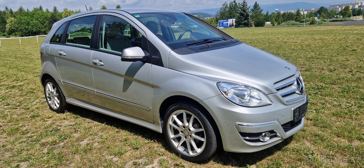Mercedes B 180