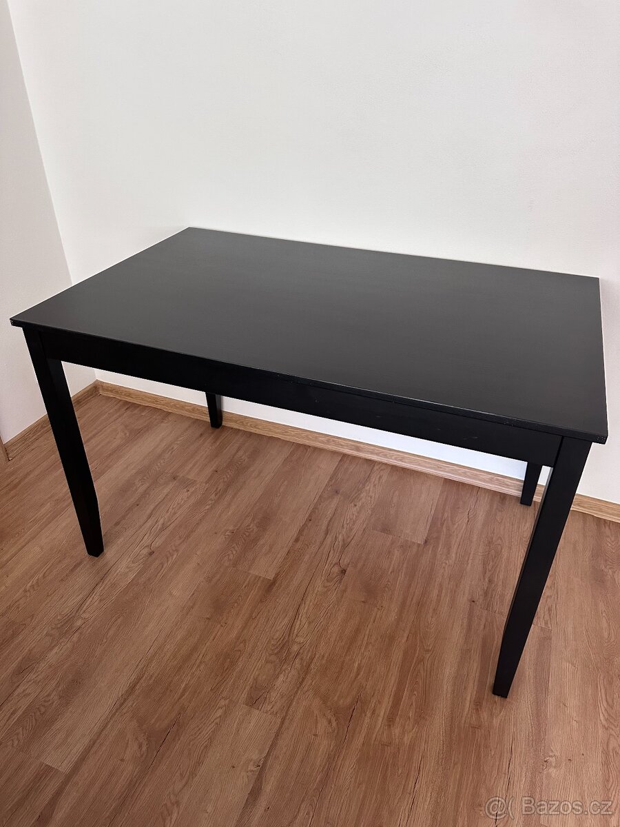 IKEA LERHAMN černý dřevěný jídelní stůl