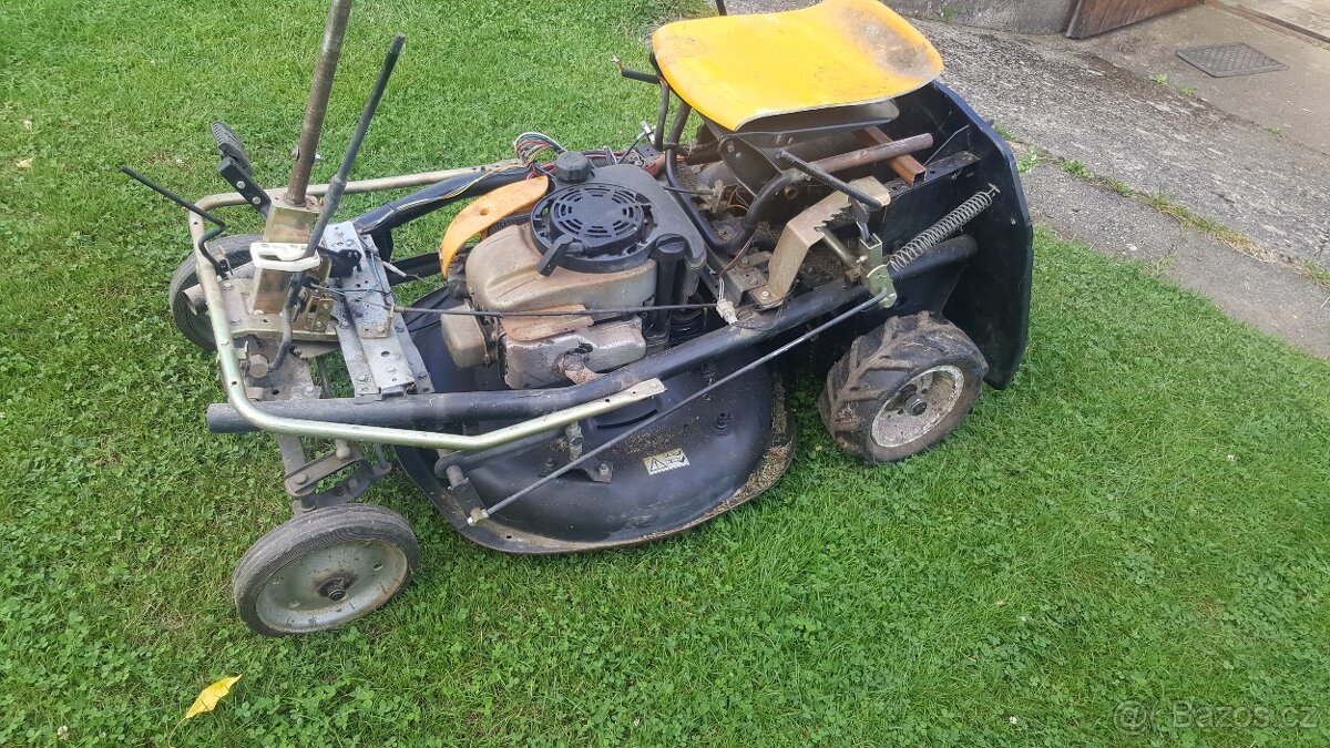 zahradní traktor-rider