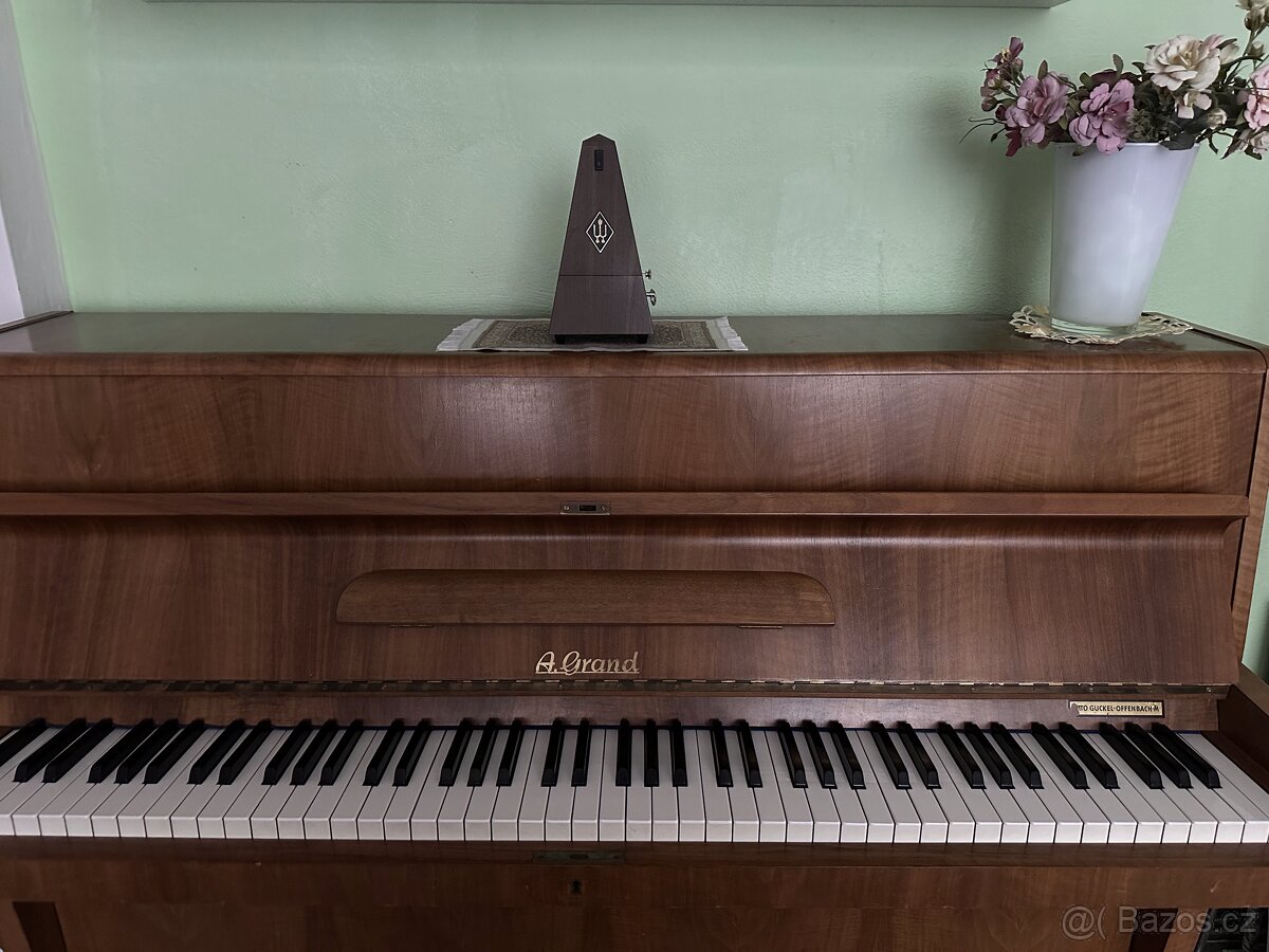 Piano A. Grand
